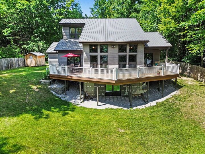 Property Photo: 2917 W Howard MI 48612