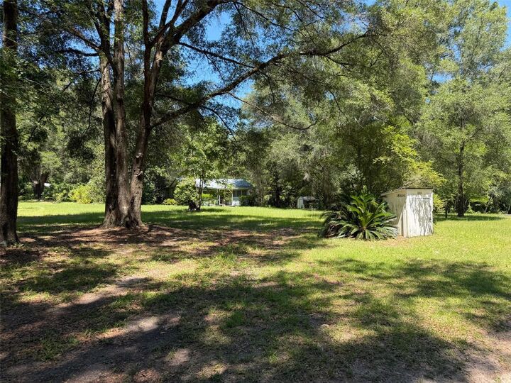 Property Photo:  18404 NW 272nd Terrace  FL 32643 