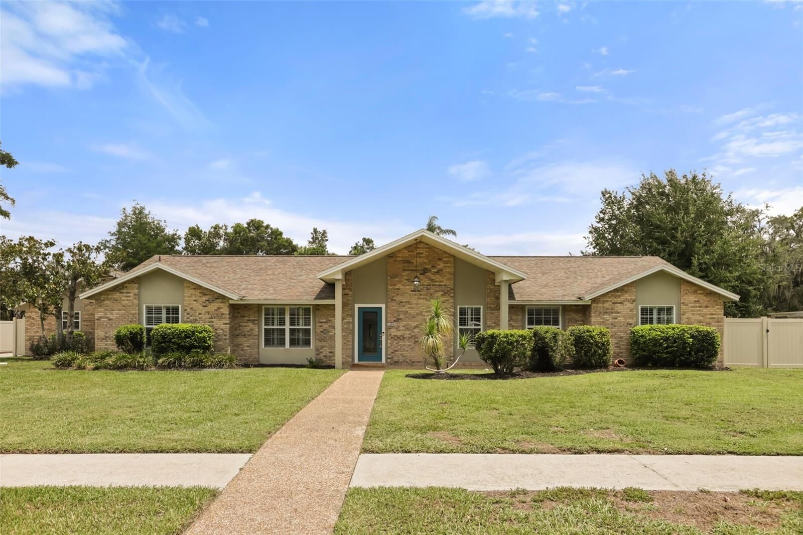Property Photo: 104 Valencia Loop FL 32714