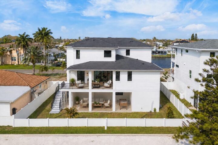 Property Photo:  220 90th Avenue NE  FL 33702 