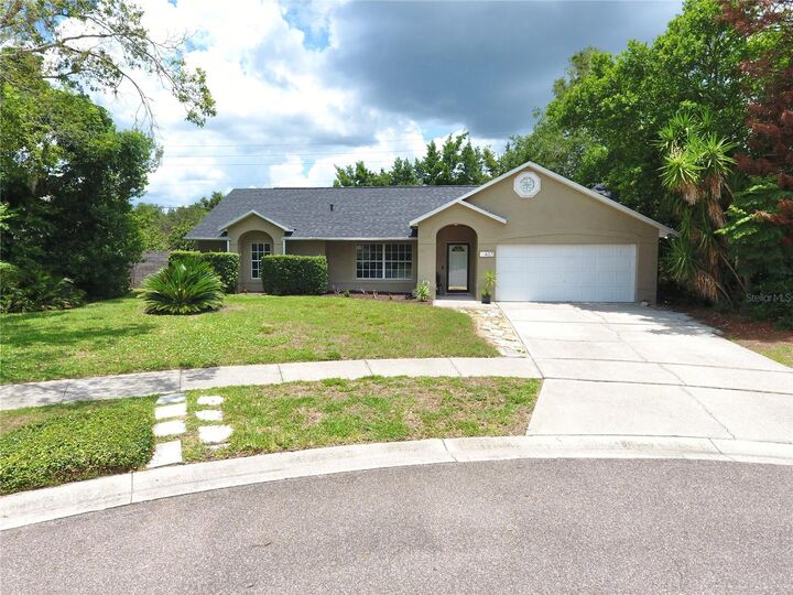 Property Photo:  423 Country Wood Circle  FL 32746 