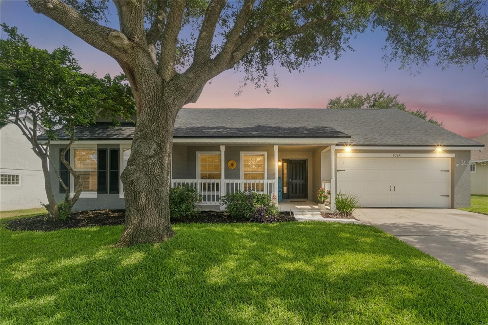 Property Photo: 1094 Golf Point Loop FL 32712