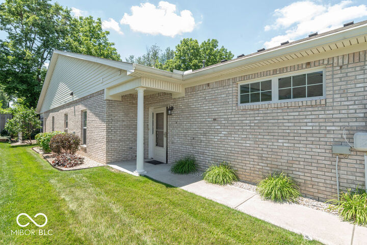 Property Photo:  3391 Lukes Way  IN 46143 
