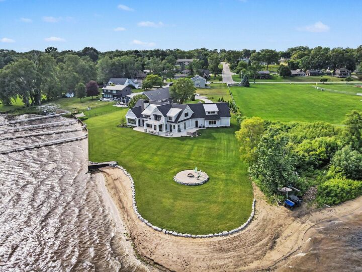 Property Photo: 1019 Moorings Court MI 49445