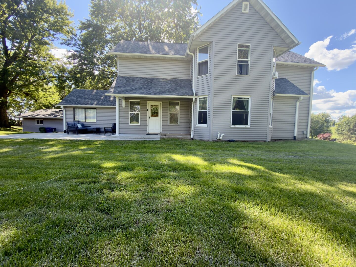 Property Photo:  1499 Main Avenue  IA 52732 