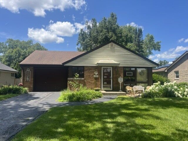 Property Photo:  325 S Evanslawn Avenue  IL 60506 