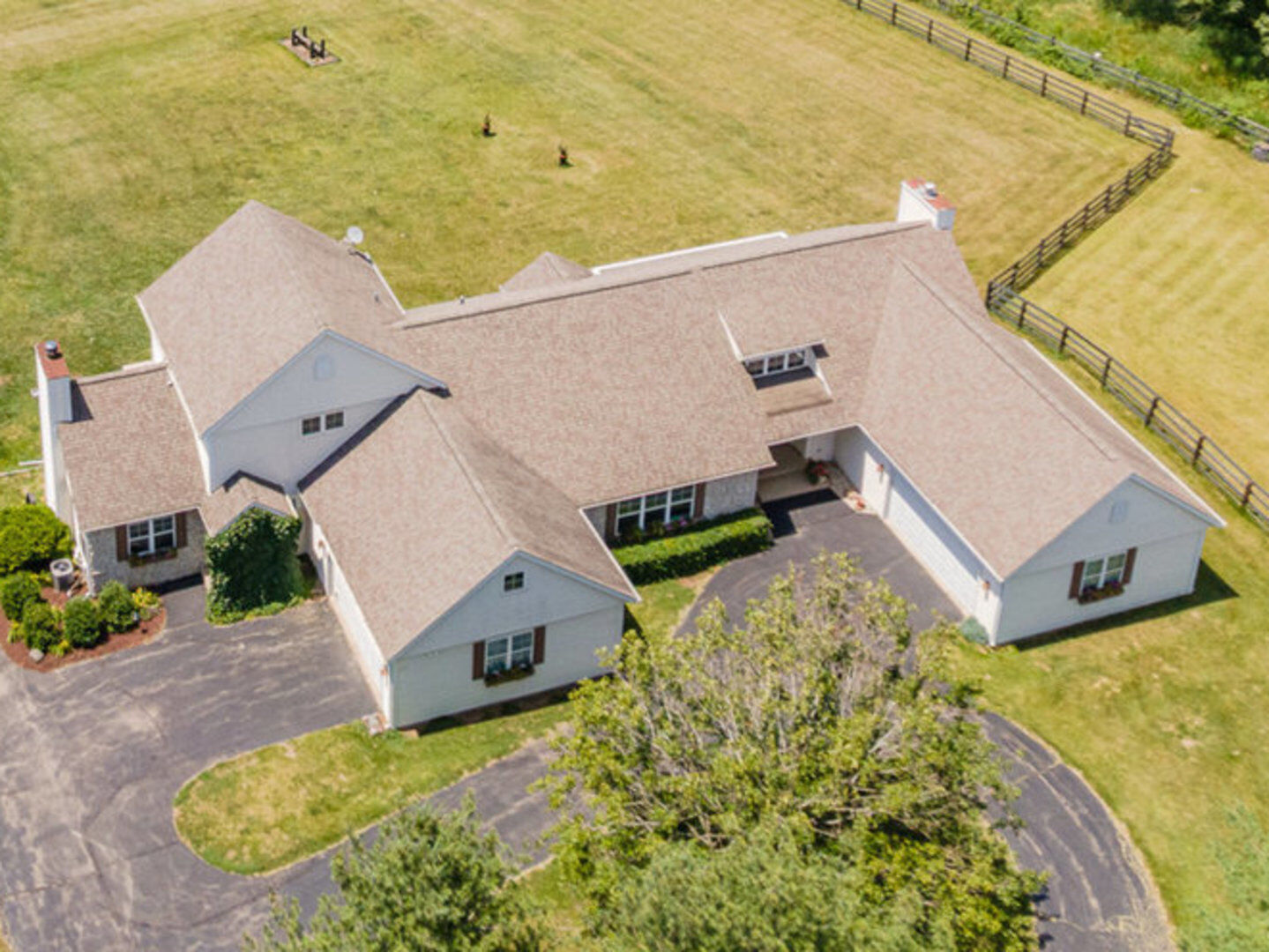 Property Photo: 5284 Harvey Road IL 61011