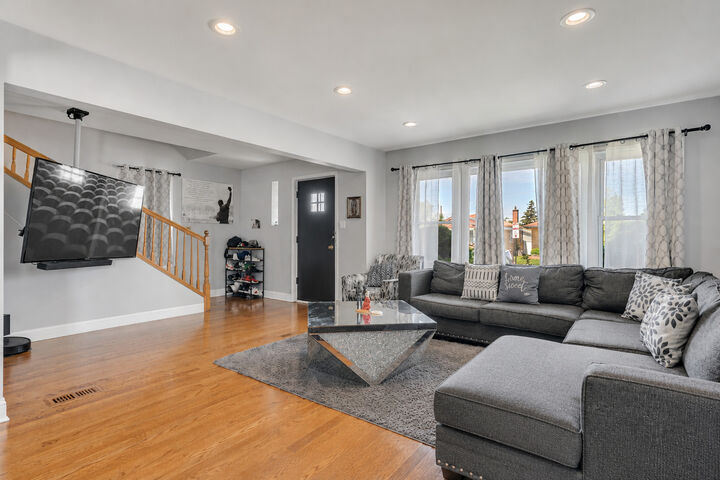 Property Photo:  3801 W 80th Street  IL 60652 