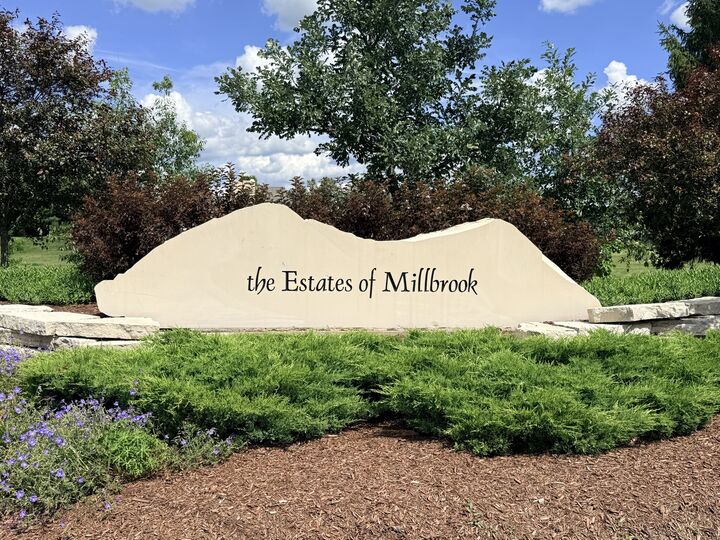 Property Photo:  15685 S Stonewall Drive  IL 60541 