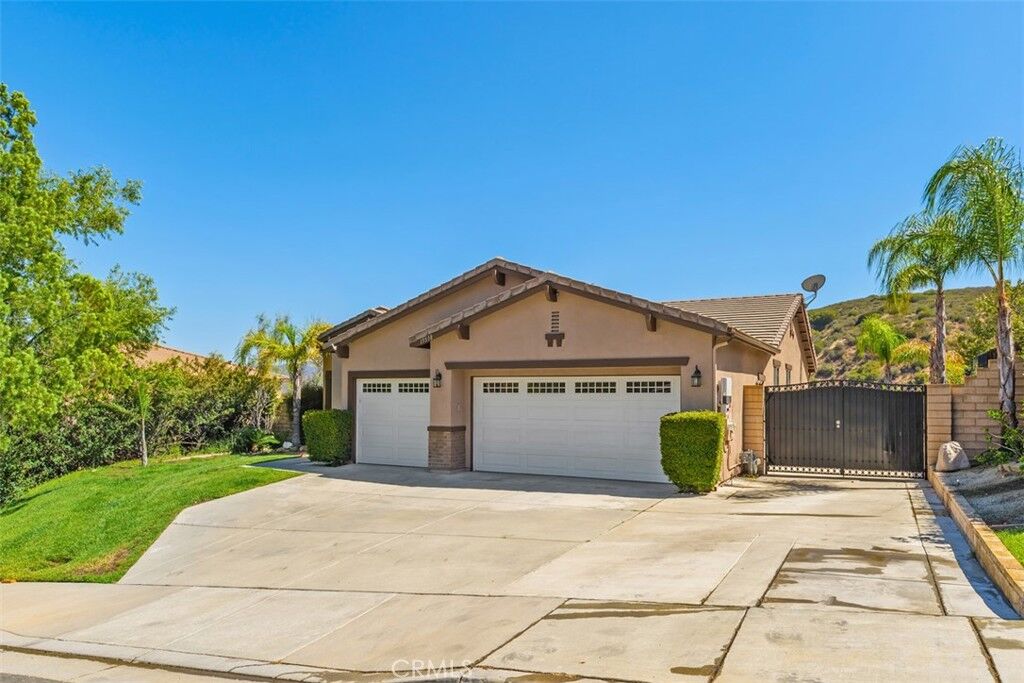 Property Photo: 15538 Starview CA 92530