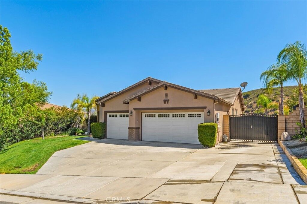 Property Photo:  15538 Starview  CA 92530 