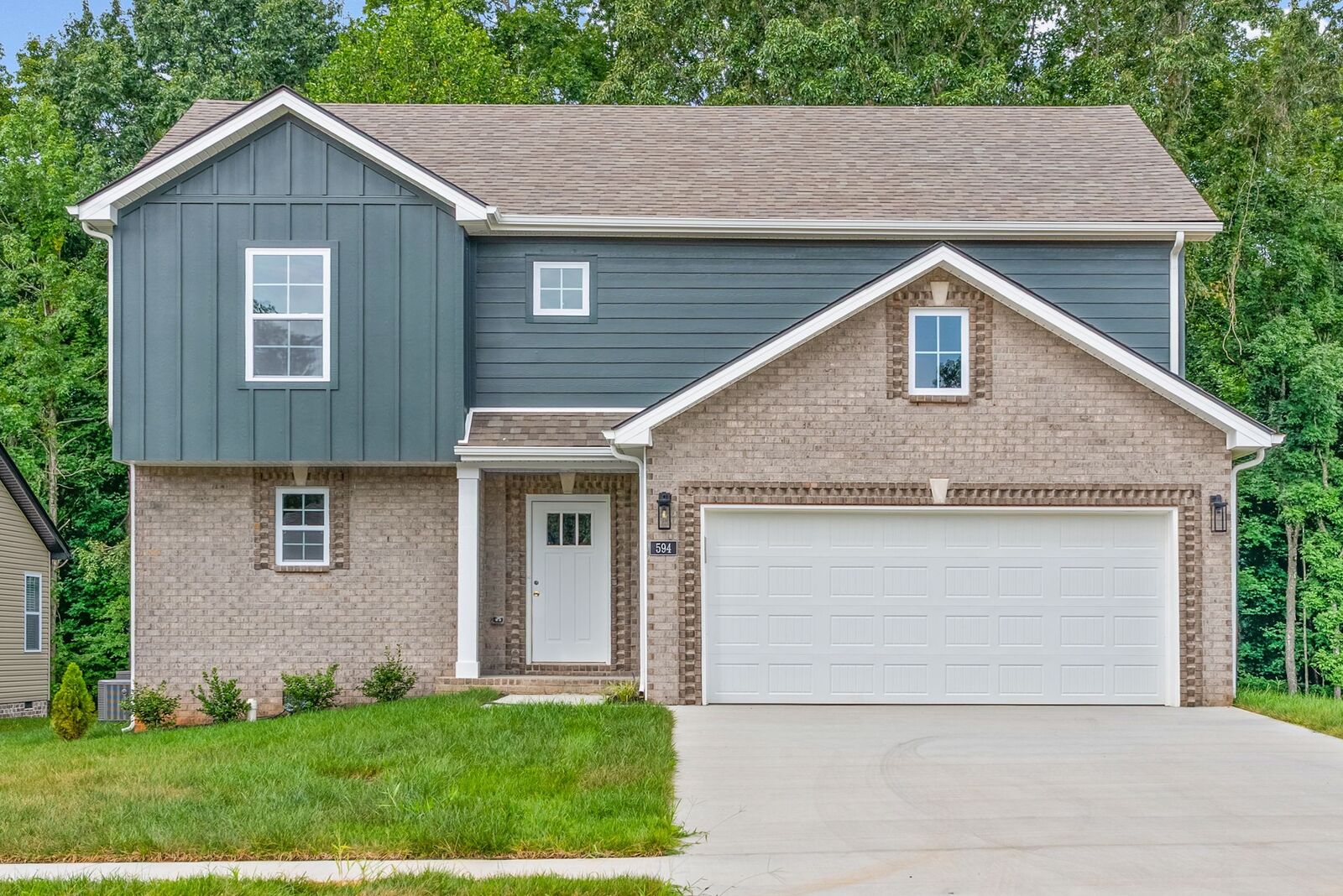 Property Photo: 594 Willow Park Dr TN 37043
