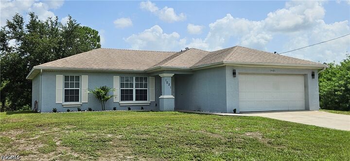 Property Photo:  1021 Berwick Street  FL 33974 