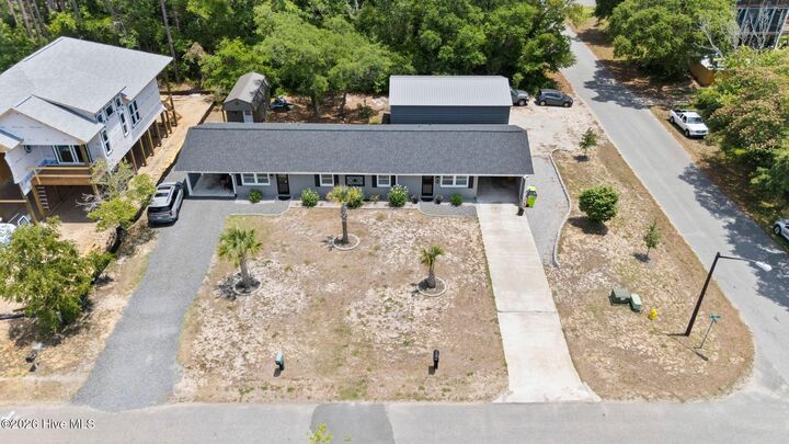 Property Photo:  