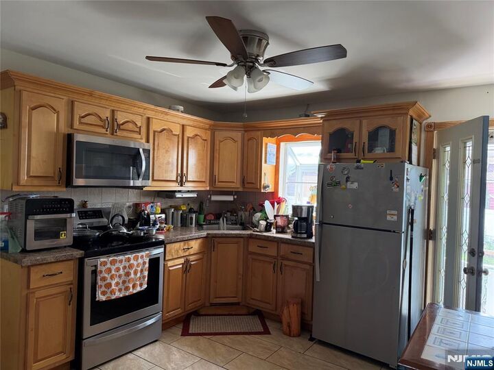 Property Photo:  22 Longview Avenue  NJ 07008 