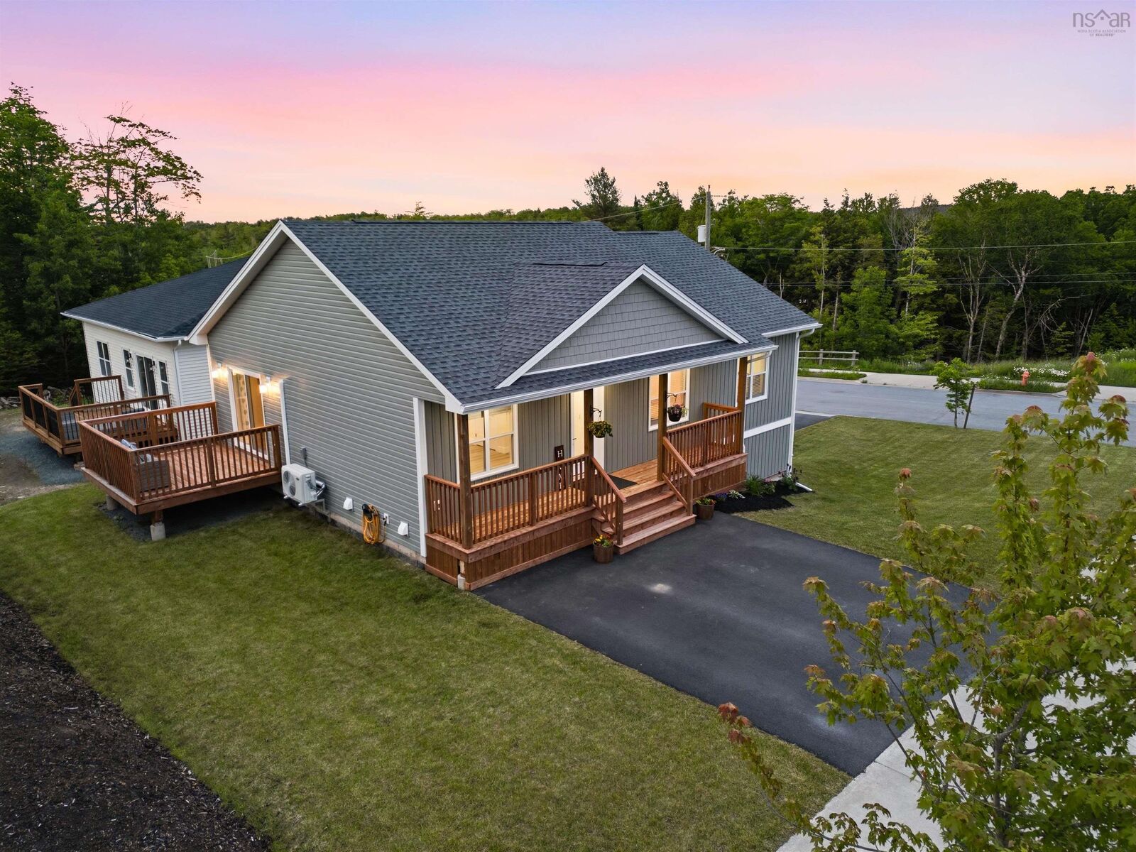 Property Photo:  7 Splinter Court  NS B4G 0C7 