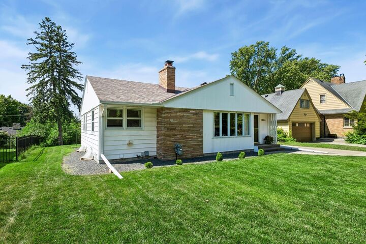 Property Photo:  1664 Bohland Avenue  MN 55116 