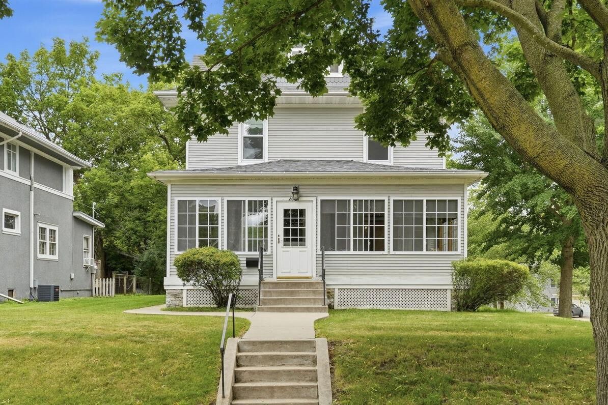 Property Photo:  2016 Laurel Avenue  MN 55104 