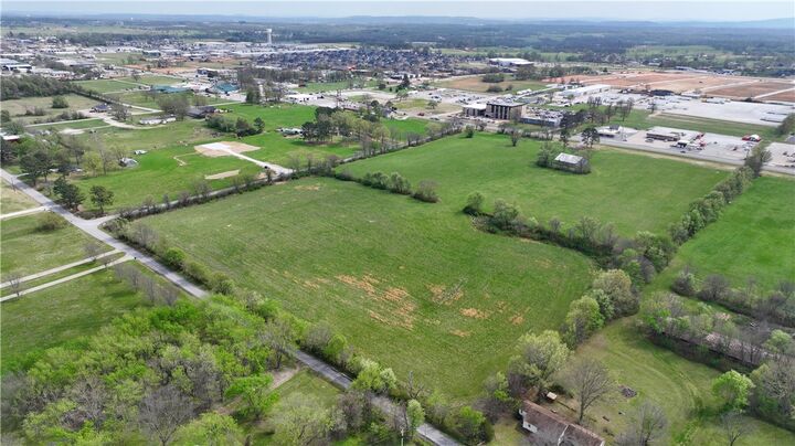 Property Photo:  378 W Henri De Tonti Boulevard  AR 72762 