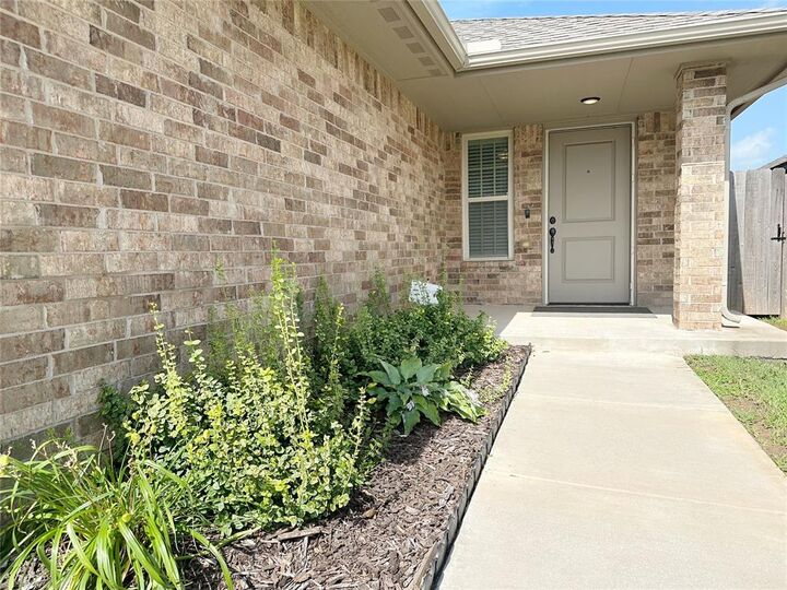 Property Photo:  3813 Central Park Drive  OK 73160 