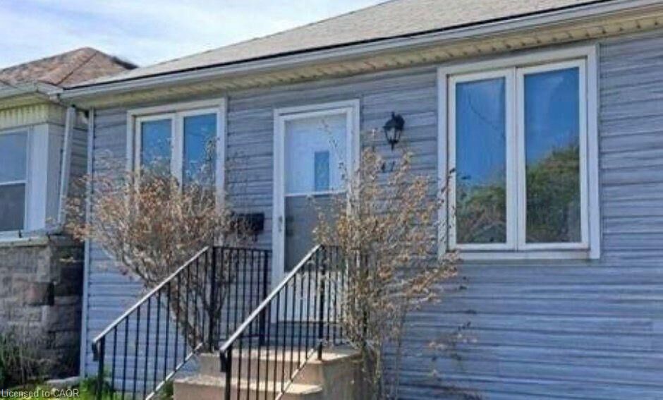 Property Photo:  147 Harmony Avenue  ON L8H 4Y4 