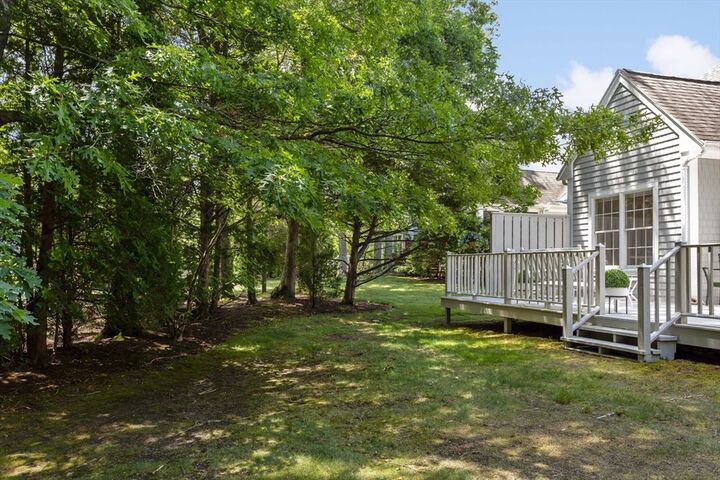 Property Photo:  5 Mayfair Ct 5  MA 02649 
