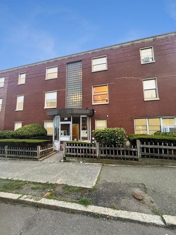 Property Photo:  30 Ocean St 4  MA 01902 