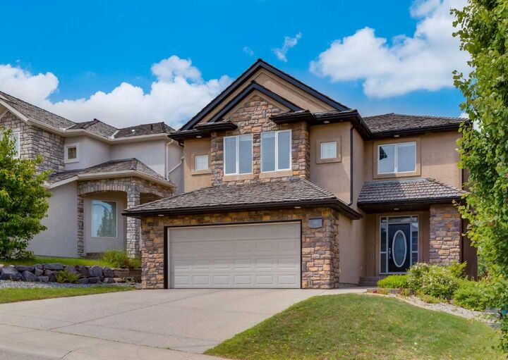 Property Photo: 98 Royal Ridge Mount NW AB T3G 5Z3