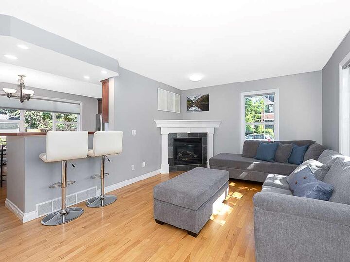 Property Photo:  81 Somme Manor SW  AB T2T 6J3 