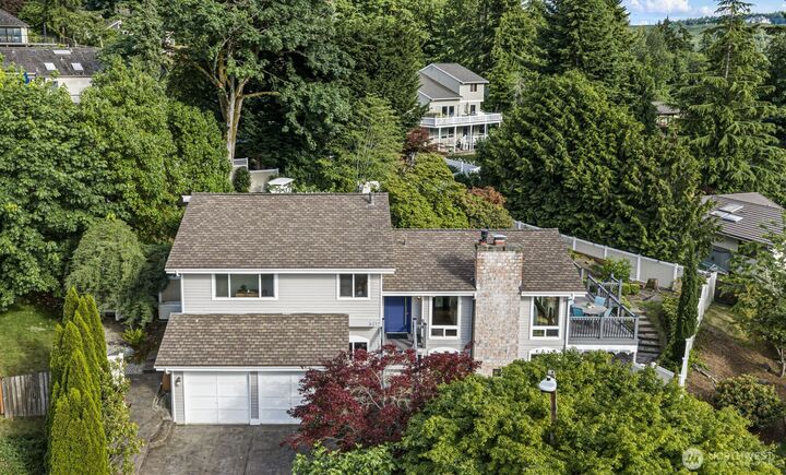 Property Photo:  5712  141st Place SE  WA 98006 