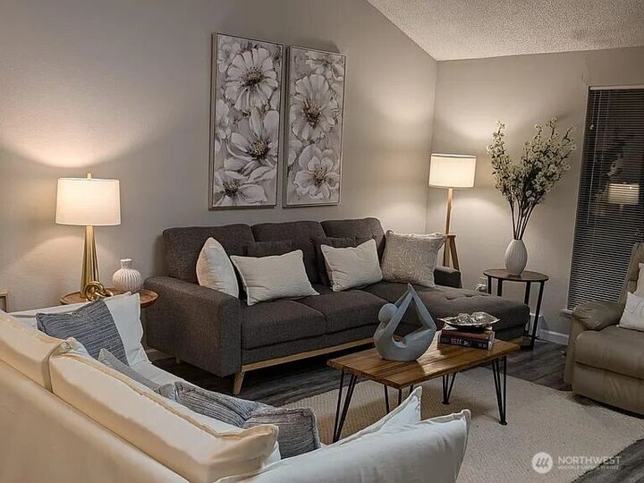 Property Photo:  19115  Ballinger Way NE 203  WA 98155 
