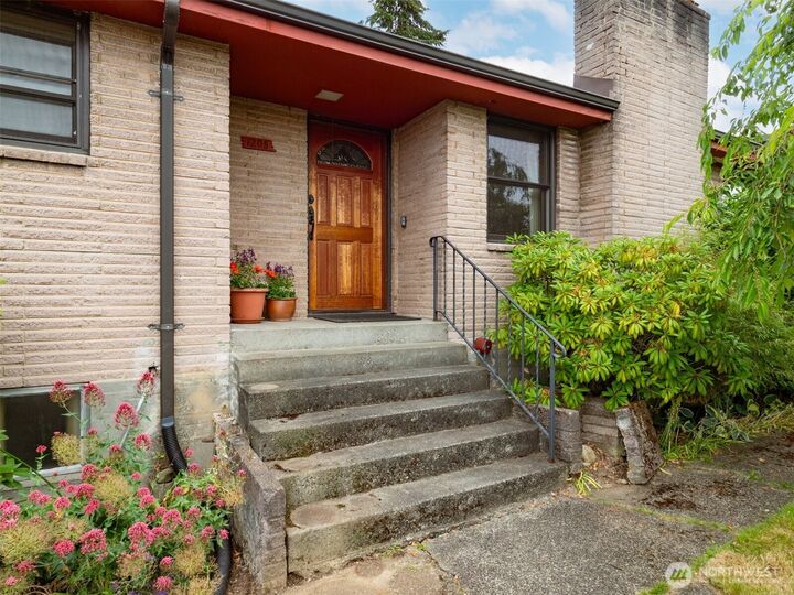 Property Photo:  1205 NW Woodbine Way  WA 98177 