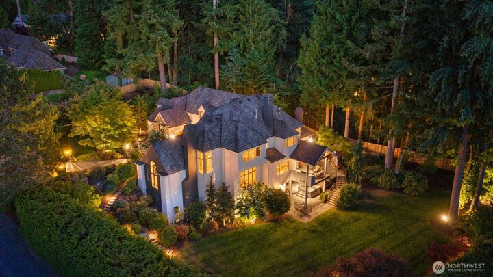 Property Photo:  6351  163rd Place SE  WA 98006 