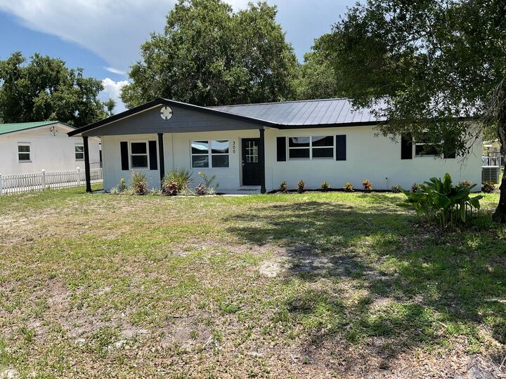 Property Photo:  300 SE 15th Avenue  FL 34974 