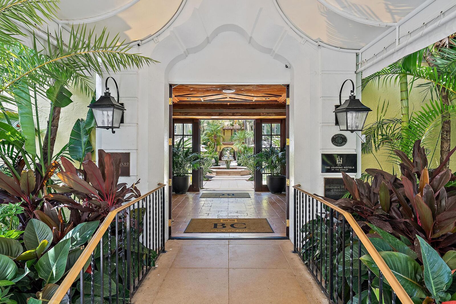 Property Photo:  301 Australian Avenue 301  FL 33480 