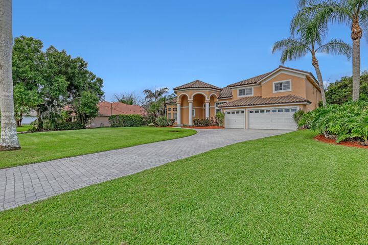 Property Photo:  559 SW Squire Johns Lane  FL 34990 