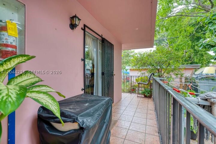Property Photo:  519 NW 10th Ave 3  FL 33136 