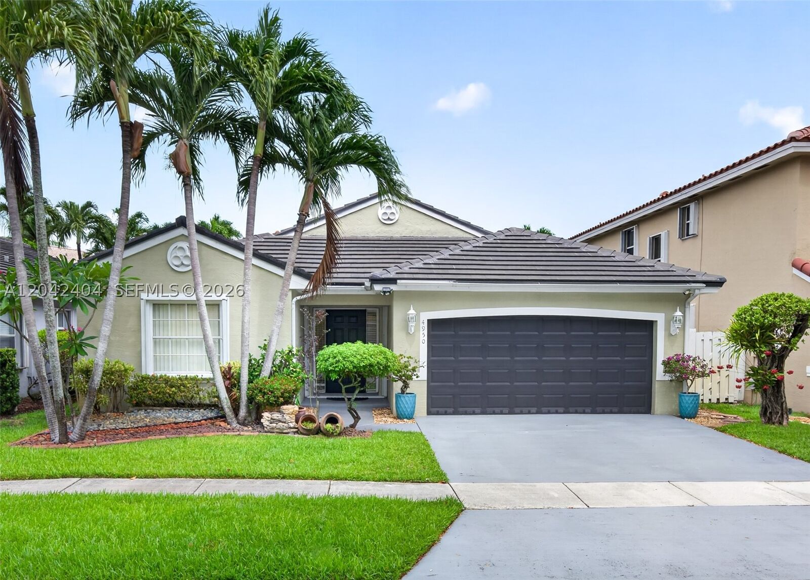 Property Photo: 4950 SW 152nd Ave FL 33027