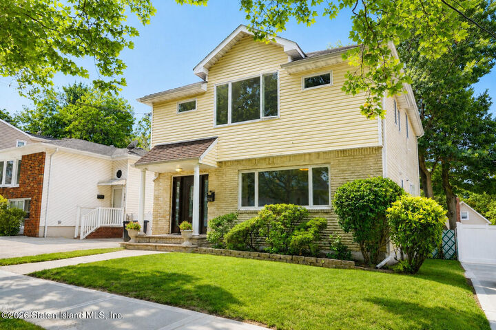 Property Photo:  276 Melba Street  NY 10314 