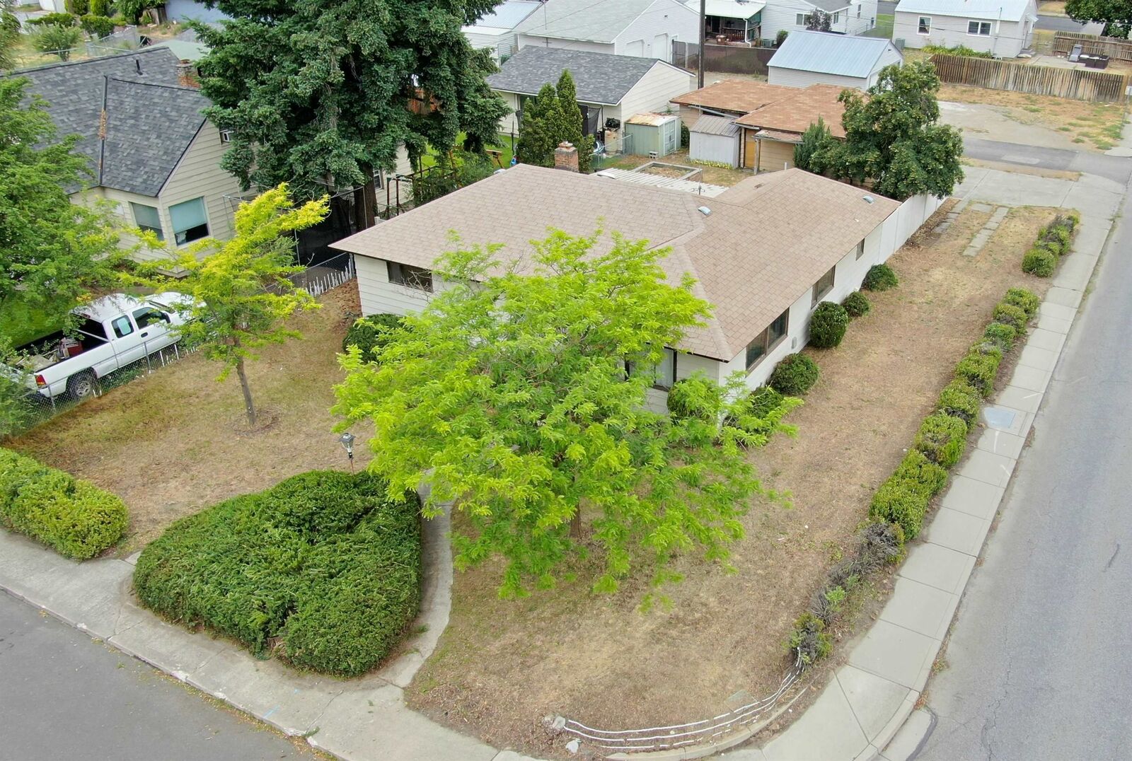 Property Photo: 2604 W Crown Ave WA 99205