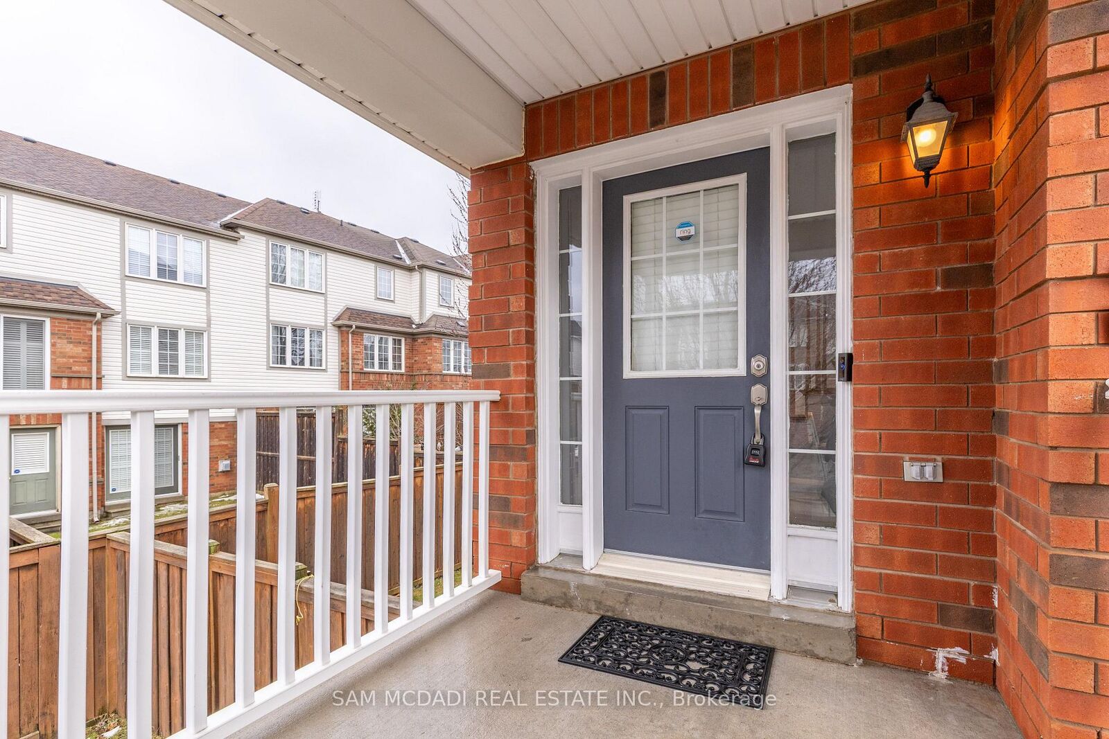 Photo de la propriété:  1260 Lamont Crescent  ON L9T 6W5 