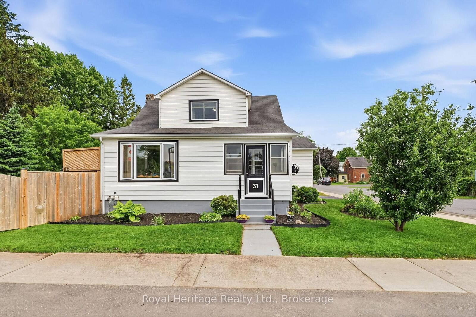 Property Photo:  31 Elizabeth Street  ON K0K 1H0 