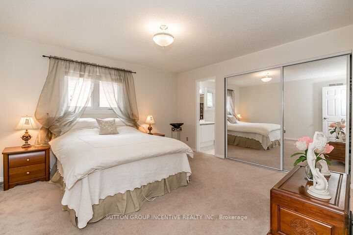 Property Photo: 89 Cityview Circle ON L4N 7V1