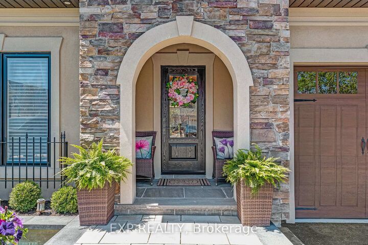 Property Photo:  5 Invermara Court 40  ON L3V 8B4 