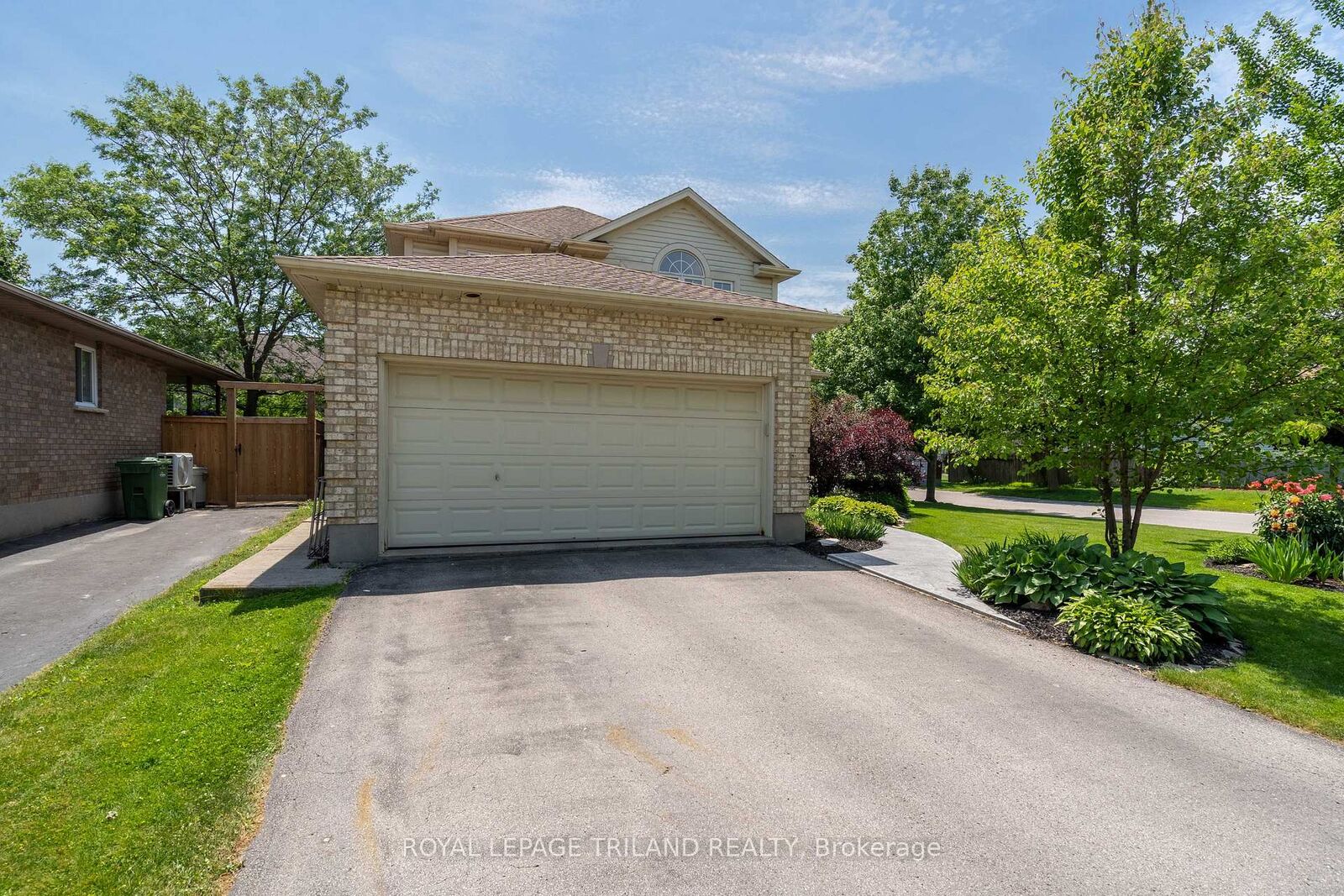 Property Photo:  18 Sifton Drive  ON N5R 6C6 