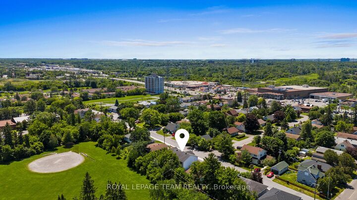 Property Photo:  1991 Banff Avenue  ON K1V 7X6 