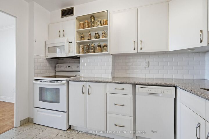 Property Photo: 15 Towering Heights Boulevard 1005 ON L2T 3G7