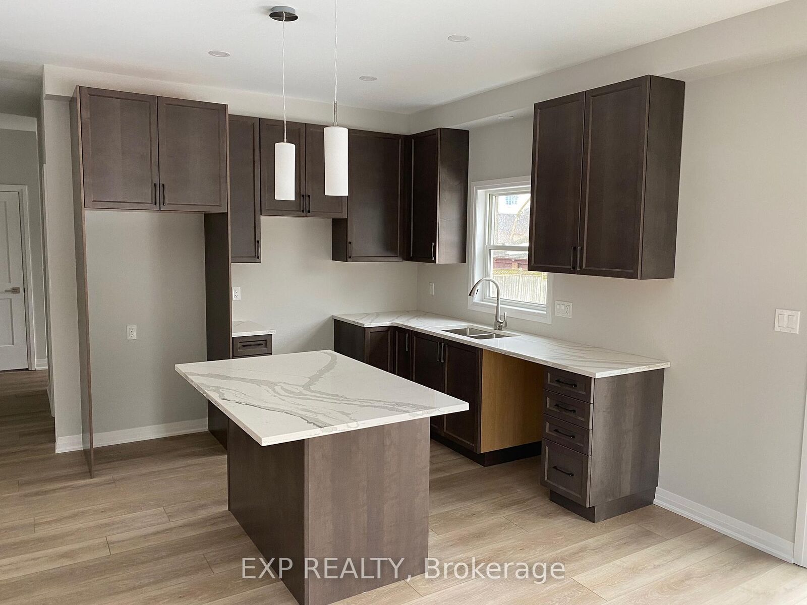 Property Photo:  5960 Delaware Street  ON L2G 2E3 