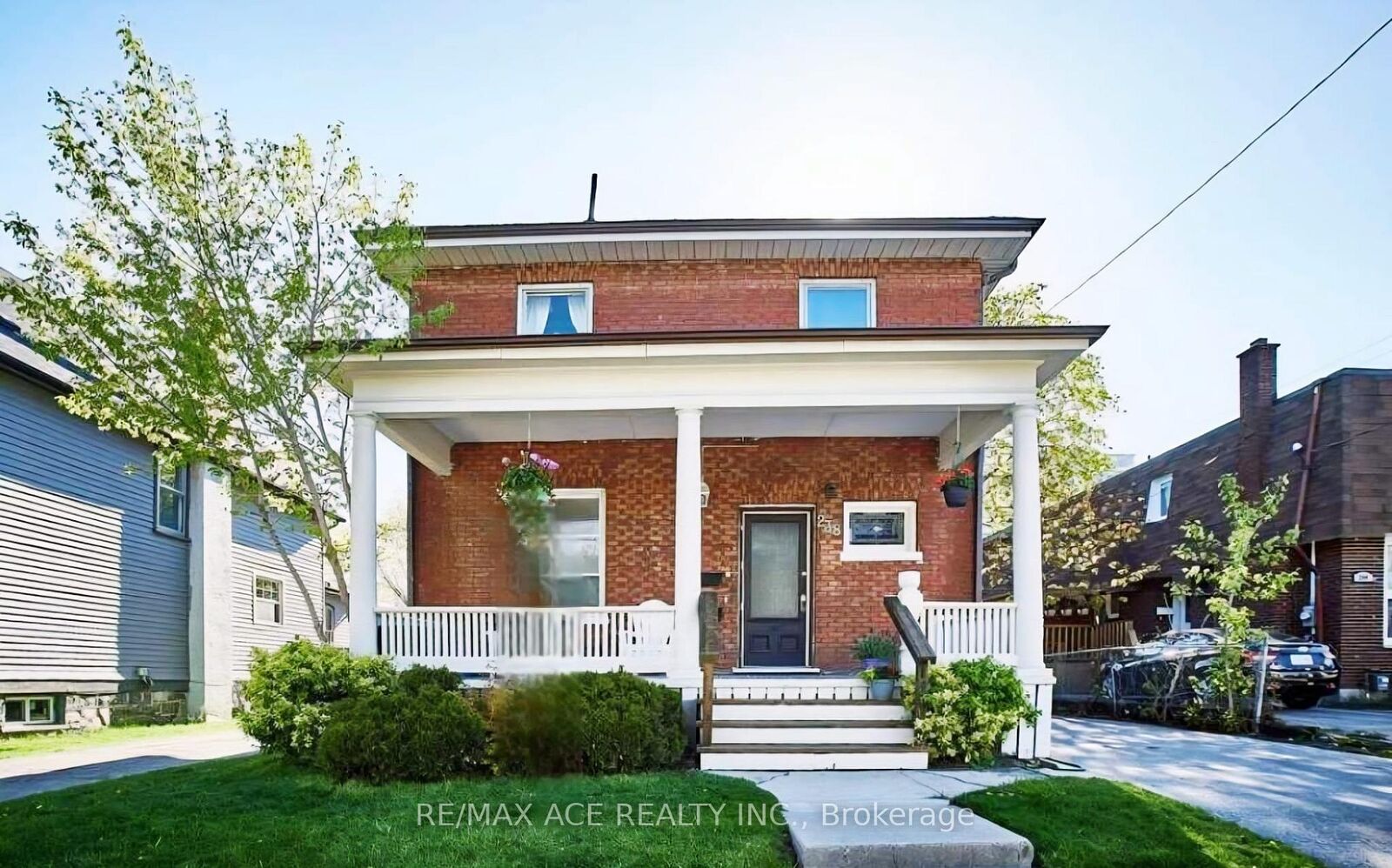 Property Photo:  238 Mary Street N  ON L1G 5C4 