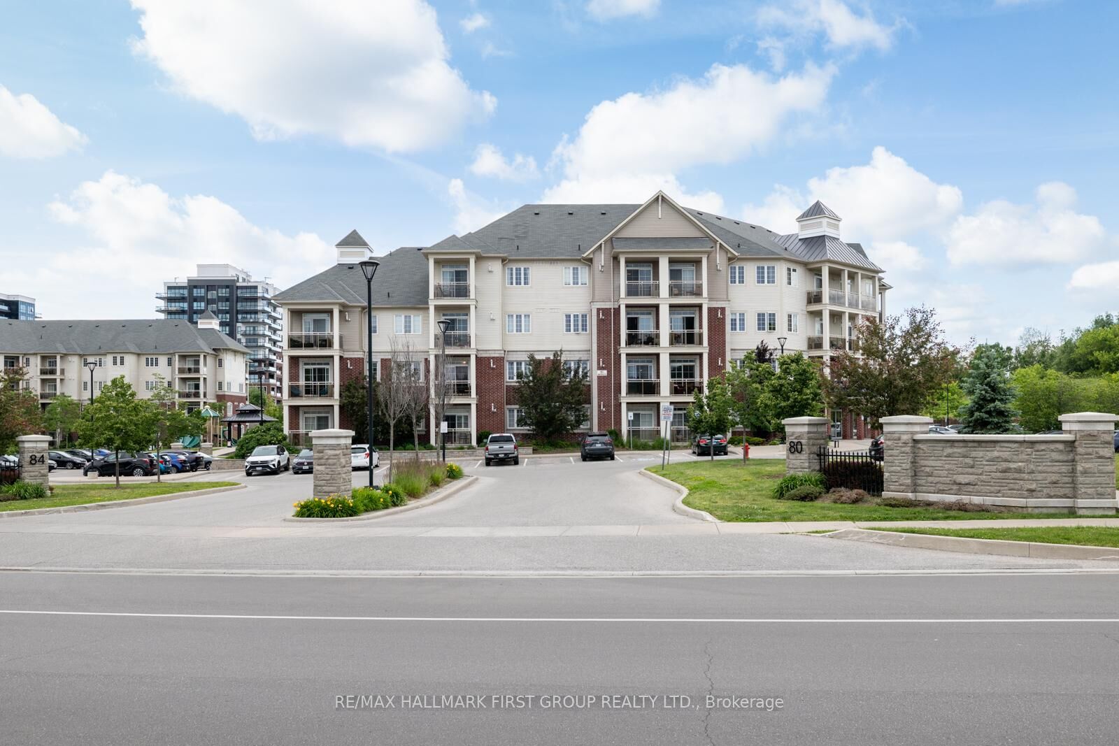 Property Photo:  80 Aspen Springs Drive 113  ON L1C 4Y2 